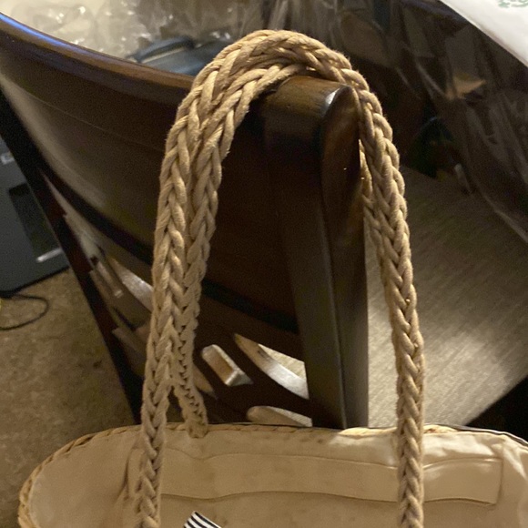Adorable light tan straw purse with large striped bowPERFECT EASTER BAG - Picture 3 of 7